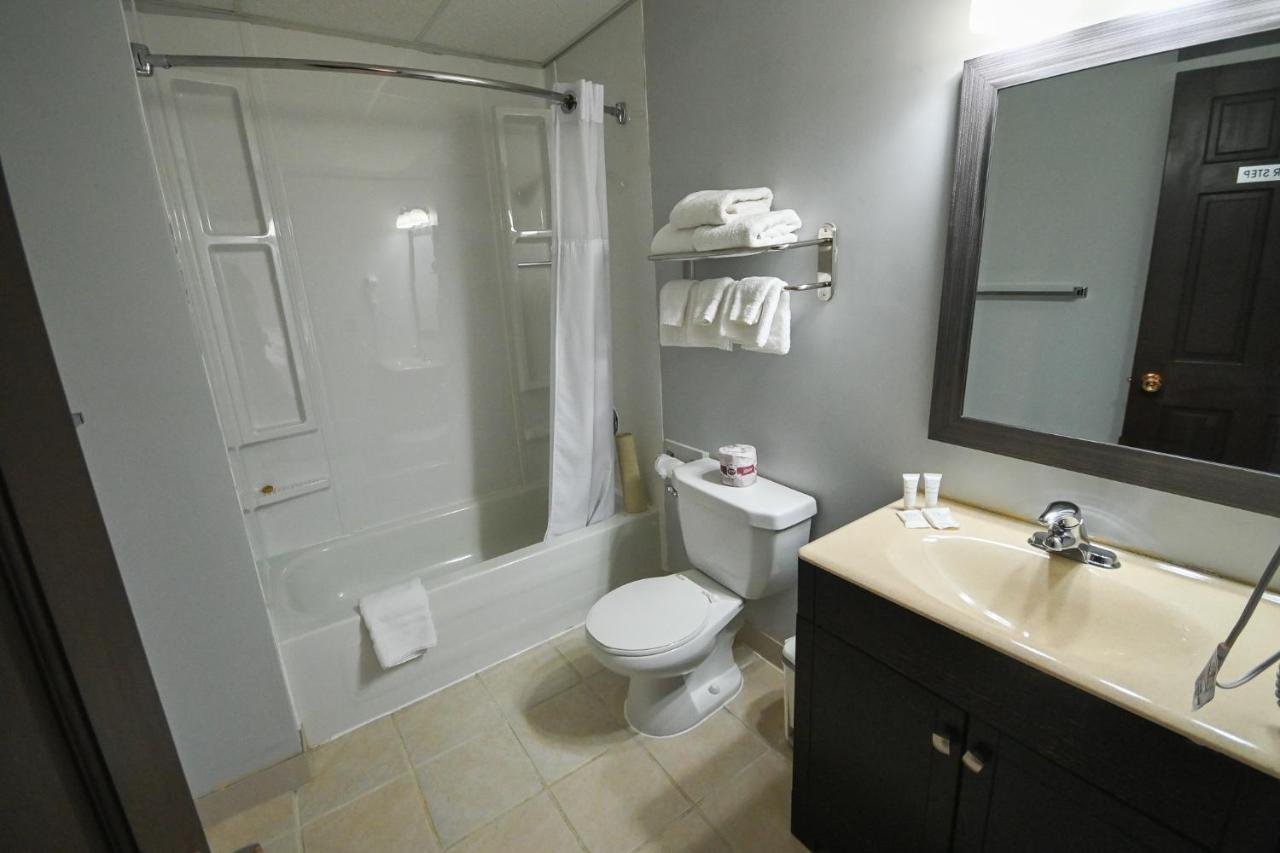 Le Voyageur Inn Mattawa Экстерьер фото