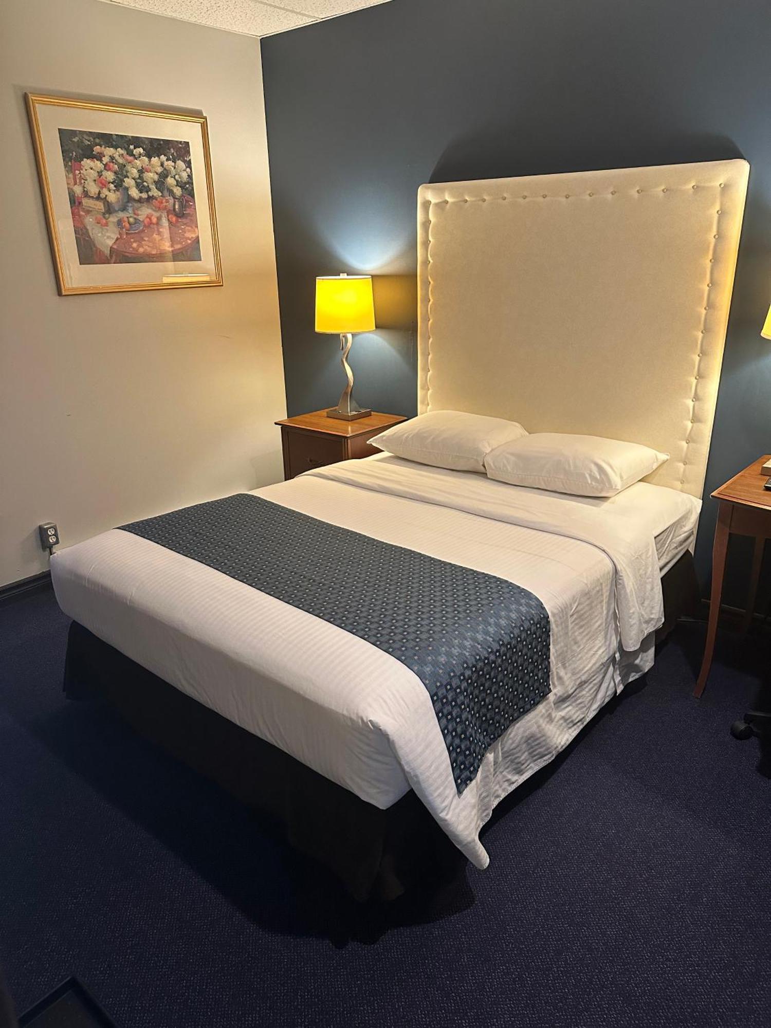 Le Voyageur Inn Mattawa Экстерьер фото