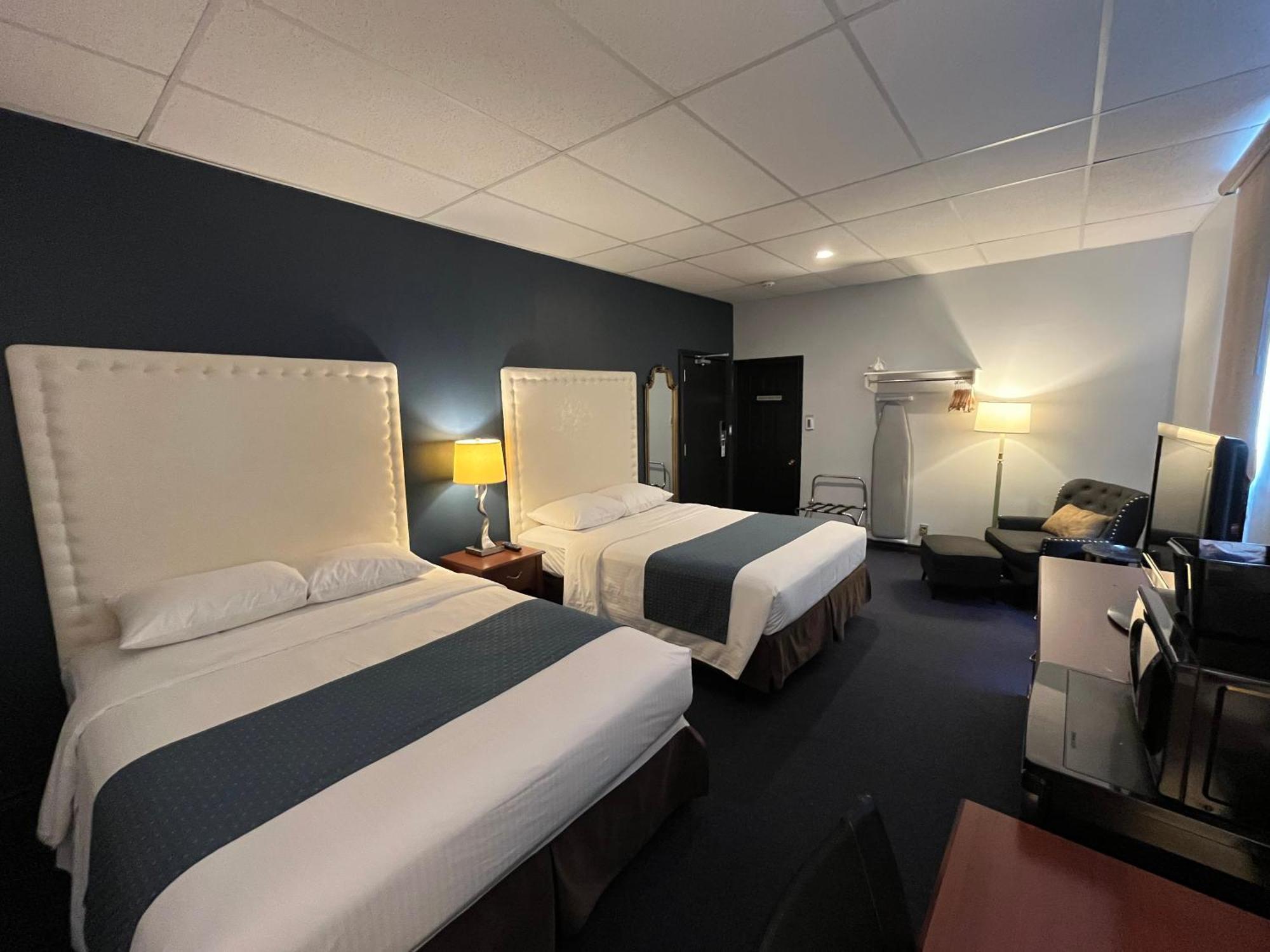 Le Voyageur Inn Mattawa Экстерьер фото