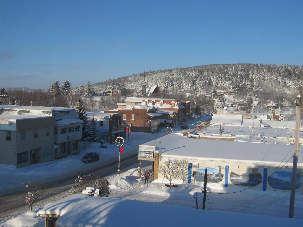 Le Voyageur Inn Mattawa Экстерьер фото