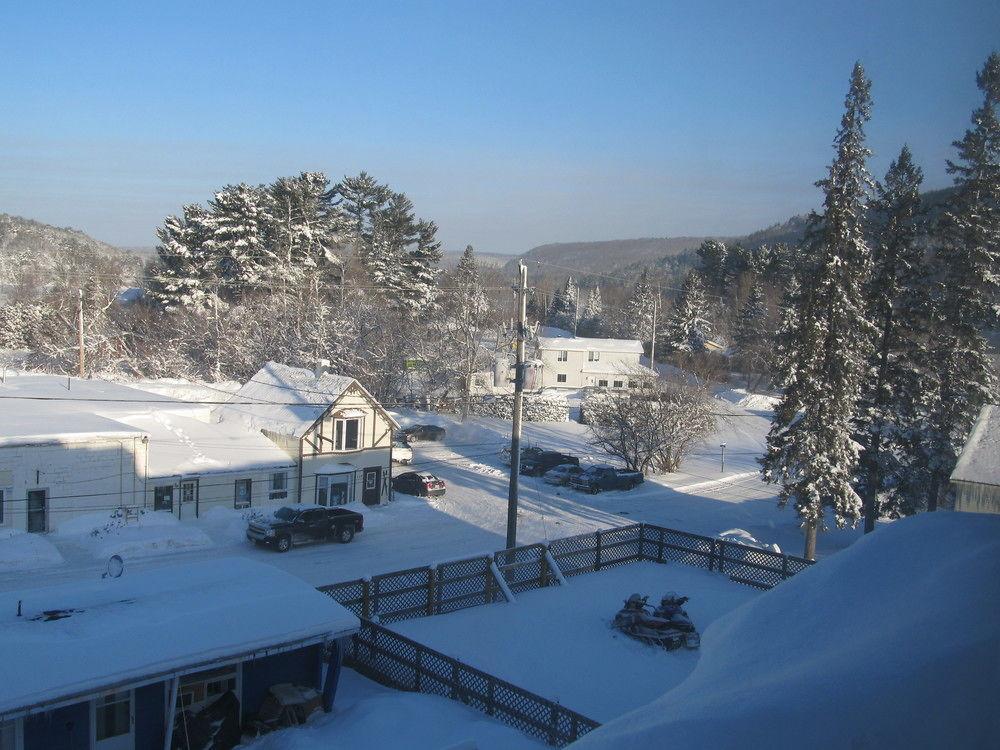 Le Voyageur Inn Mattawa Экстерьер фото