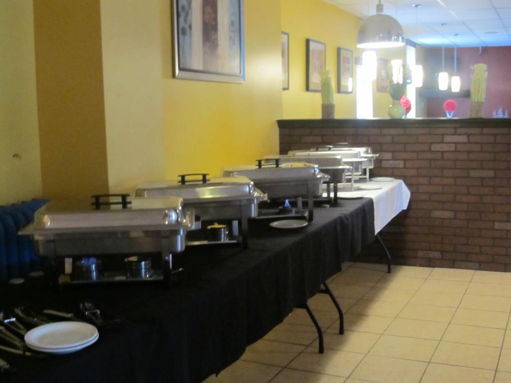 Le Voyageur Inn Mattawa Экстерьер фото