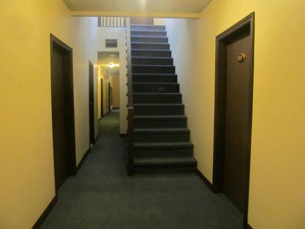Le Voyageur Inn Mattawa Экстерьер фото